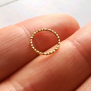 18k Gold twist nose ring